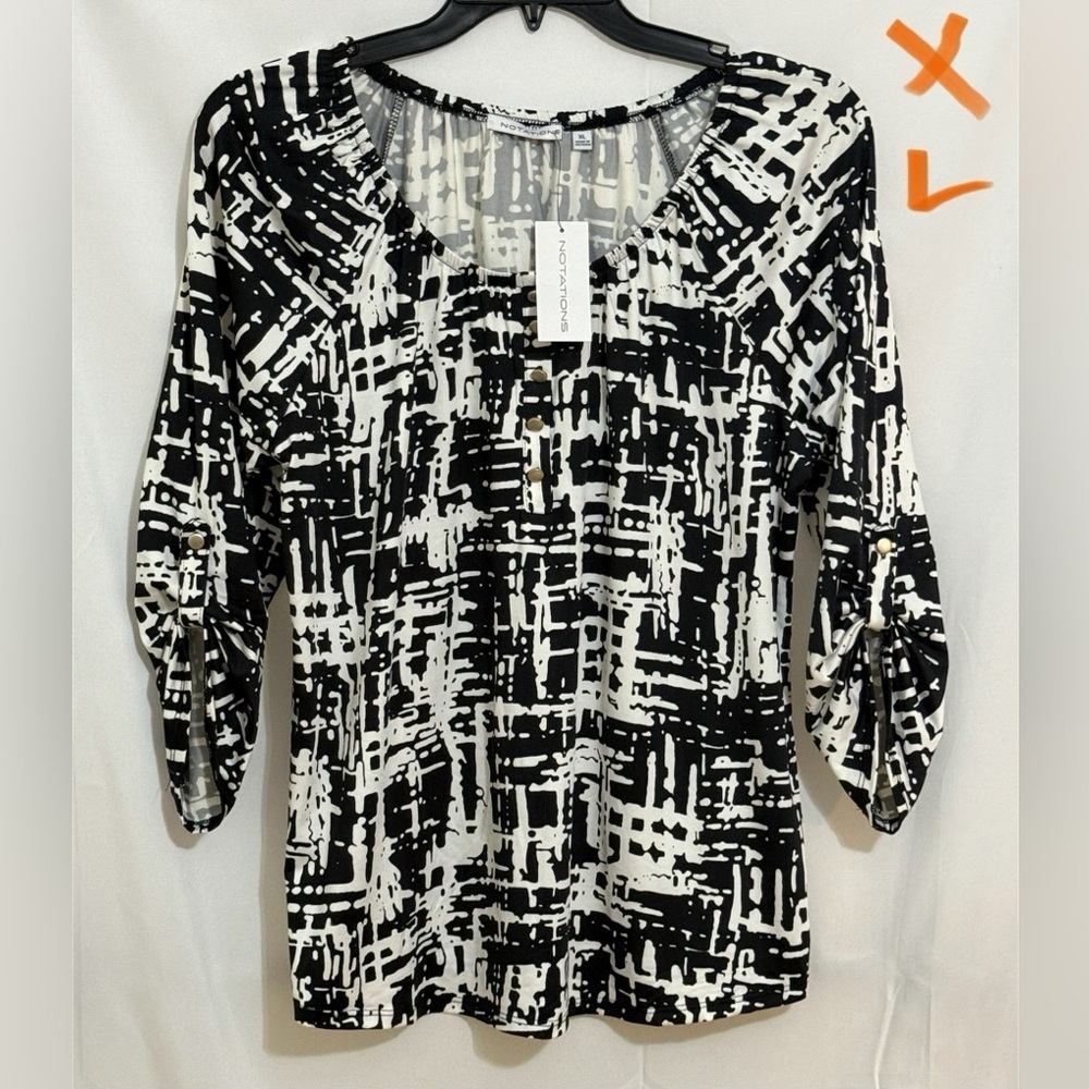 Notations Black and White Graphic Blouse with 3/4 Sleeves and Ruched Style